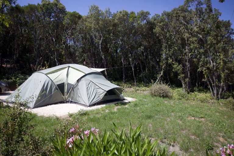 Een camping met prachtig uitzicht aan de Cèze